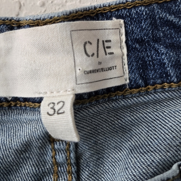 Current Elliott Boyfriend Jeans Size 32 - Picture 10 of 10